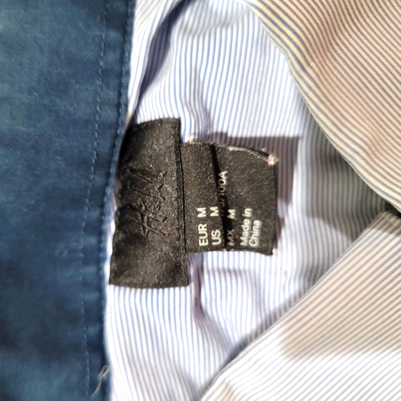 H&M Button Down, Men's Medium, Blue and White Pin stripe - Picture 4 of 4